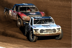 Andrew Carlson battles with Kevin Hanegraaf in the PRO 2 class